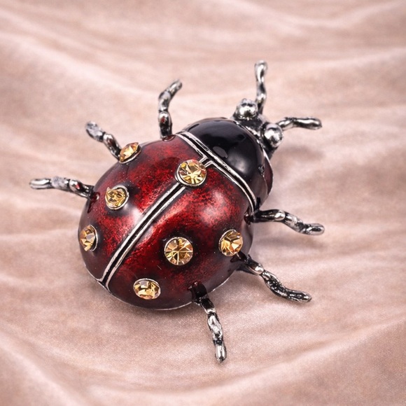 Vintage Ladybug Red Brooch - Picture 3 of 6